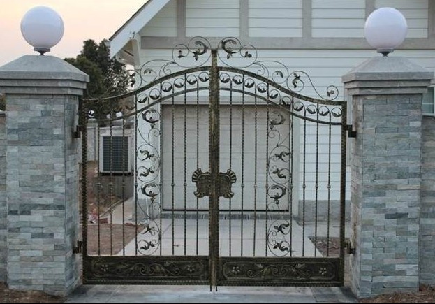 鐵藝大門廠家安裝